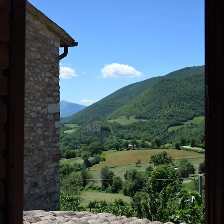 Campagna In Compagnia Lantgård Vallo di Nera